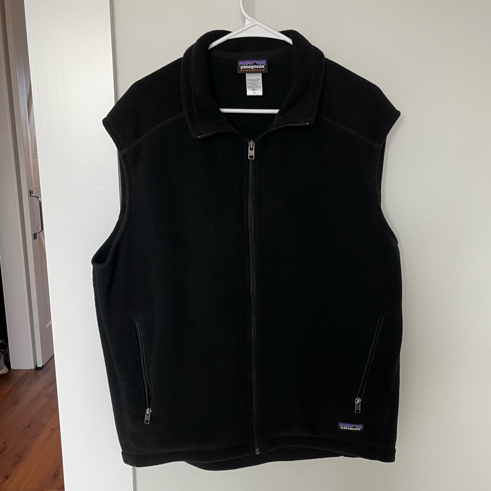 Men’s Patagonia fleece vest